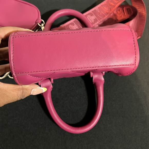 Must Have Raspberry Steve Madden Bag - Picture 2 of 4